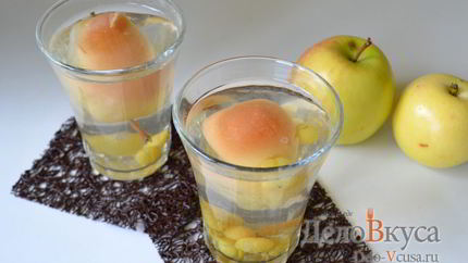 Компот из яблок и винограда