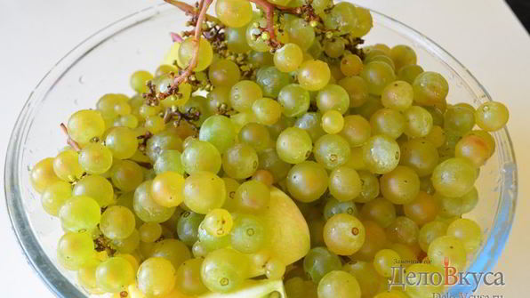 компот из яблок и винограда