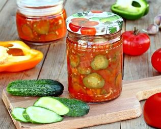 Лечо из огурцов на зиму пальчики оближешь с помидорами