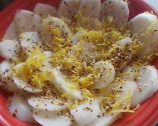 Дайкон маринованный в лимонной цедре