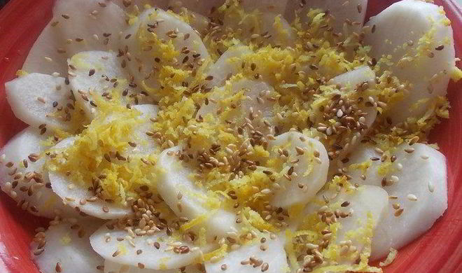 Дайкон маринованный в лимонной цедре