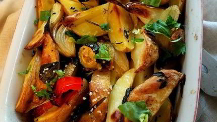 Маринованный картофель с овощами