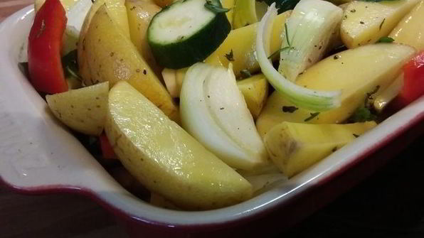 маринованный картофель с овощами