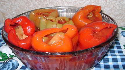 Маринованный перец с баклажанами