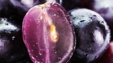 Маринованный виноград с корицей и черным перцем