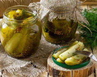 Маринованные огурцы с горчичными зернами