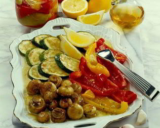 Праздничные маринованные грибы и овощи