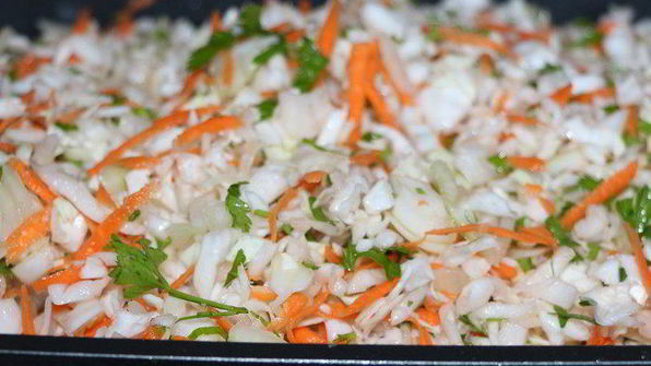 перец, фаршированный капустой