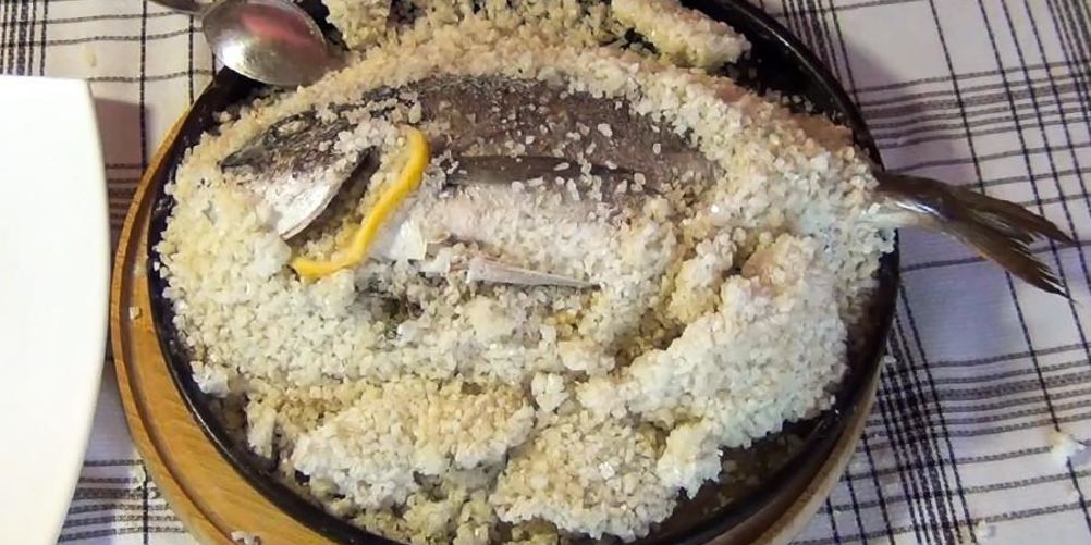 Рецепт дорады в соли