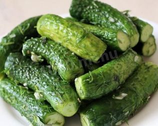 Малосольные хрустящие огурцы в пакете без рассола