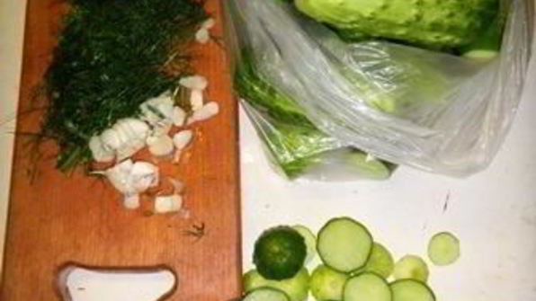 малосольные хрустящие огурцы в пакете без рассола