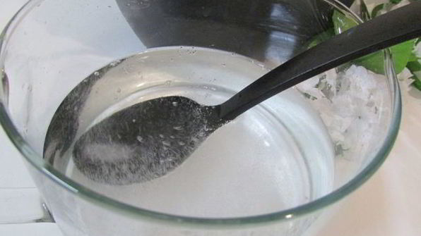 малосольные огурчики в минеральной воде