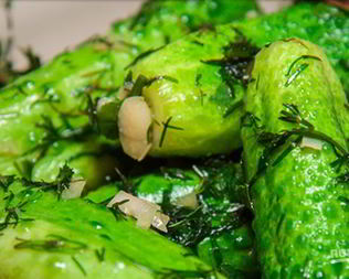 Малосольные огурчики в пакете