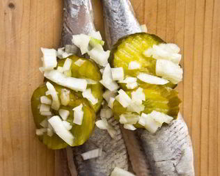 Соленая селедка