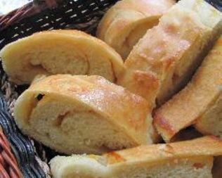 Рулет с вареньем из дрожжевого теста