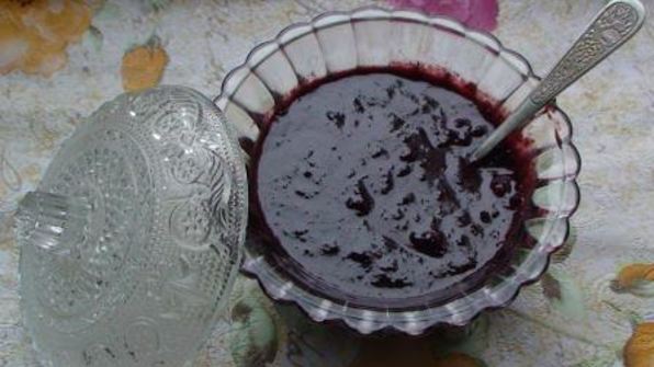 шоколадное сливовое варенье с орехами