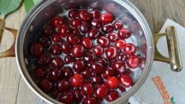 варенье из вишни с косточками на зиму густое