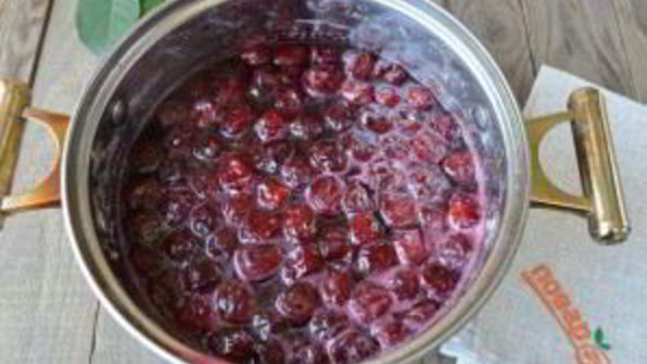 варенье из вишни с косточками на зиму густое