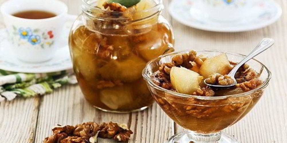 Рецепт варенья из яблок с грецкими орехами в мультиварке