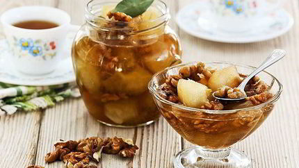 Варенье из яблок с грецкими орехами в мультиварке