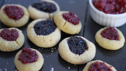 Выпечка с черничным вареньем