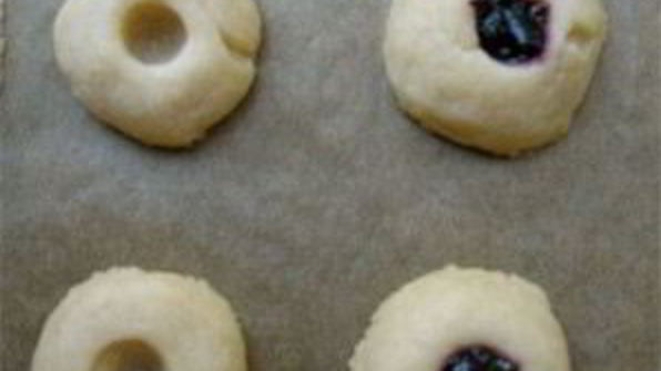 выпечка с черничным вареньем