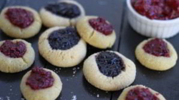 выпечка с черничным вареньем