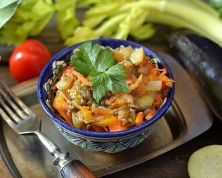 Баклажан с капустой картошкой