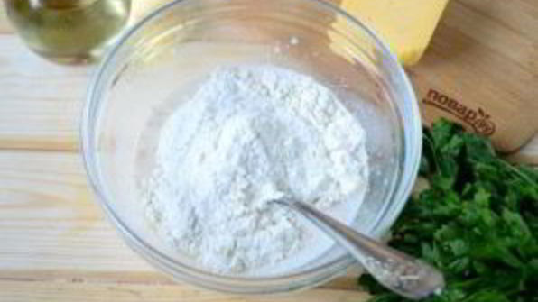 беляши с помидорами и сыром