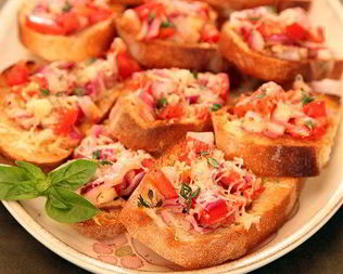Брускетта классическая и с грибами