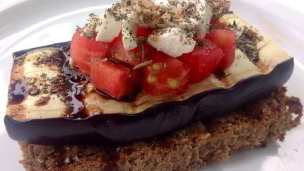 Брускетта с баклажаном-гриль