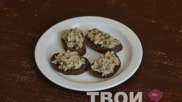 брускетта с фасолью