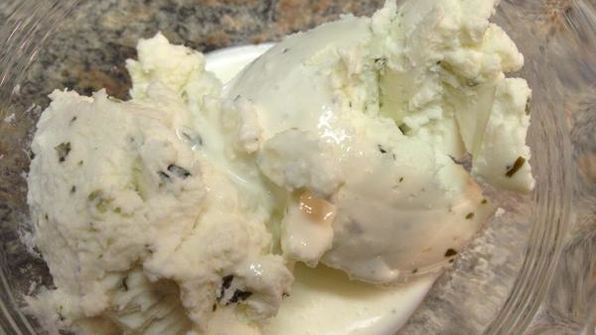 брускетта с грибами и козьим сыром