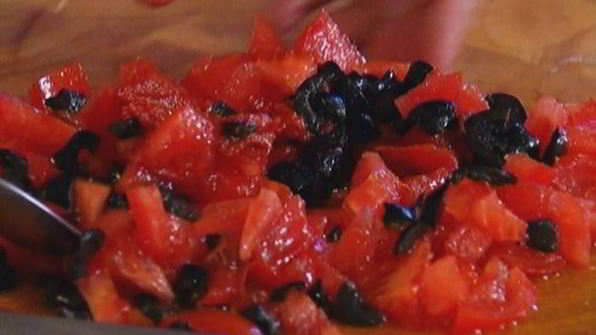 брускетта с моцареллой, помидорами и базиликом