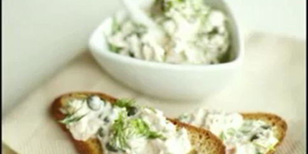 Рецепт брускетты с салатом из тунца