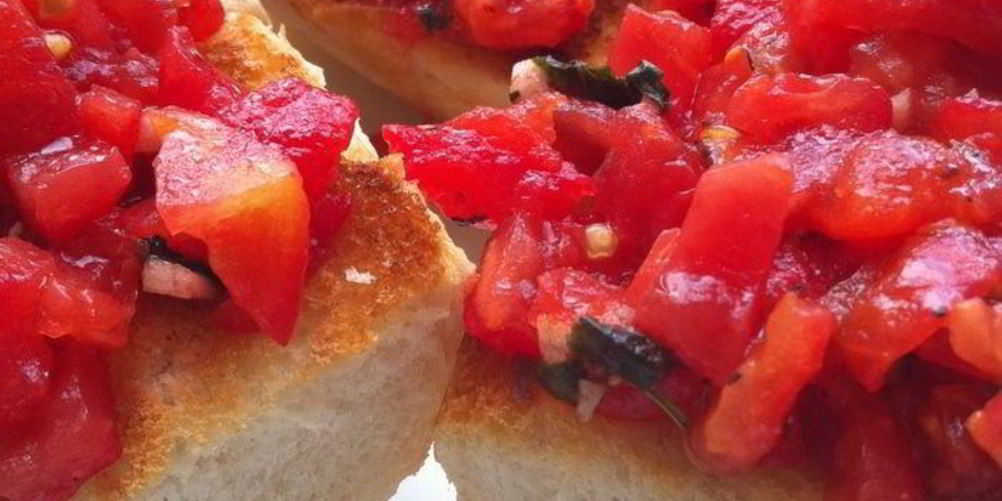 Рецепт брускетты с томатами
