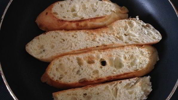 брускетты с крабовыми палочками, айоли и огурцом