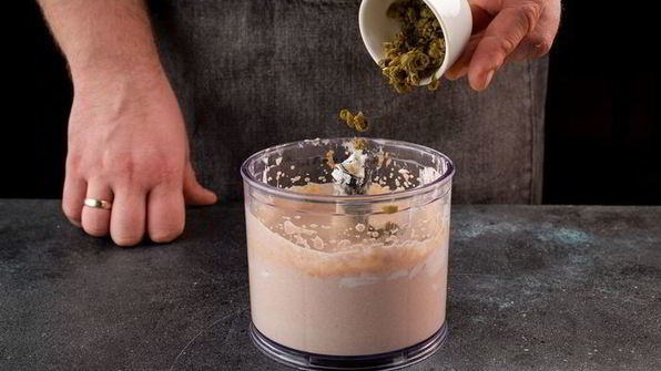 брускетты с крем-паштетом из тунца