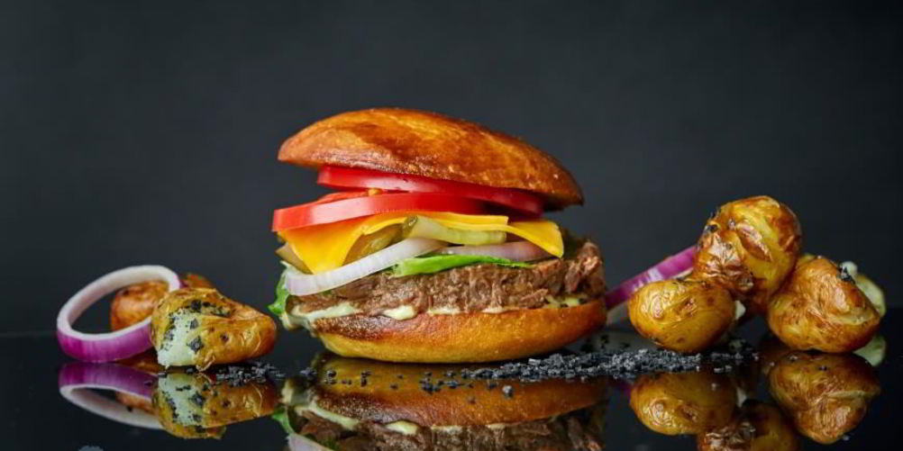 Рецепт бургера на булочке бриошь с томленой телятиной