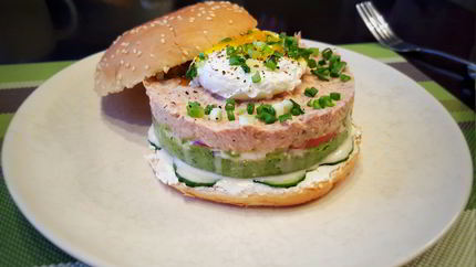 Бургер с тунцом и гуакамоле