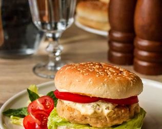 Фишбургеры с соусом тартар