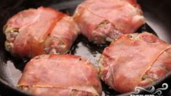 гамбургер с белыми грибами