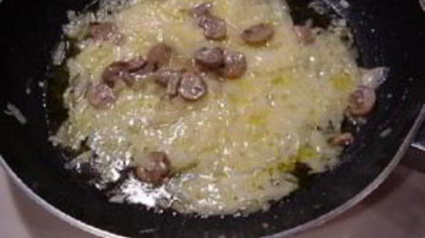 гигантский швейцарский бургер с грибами