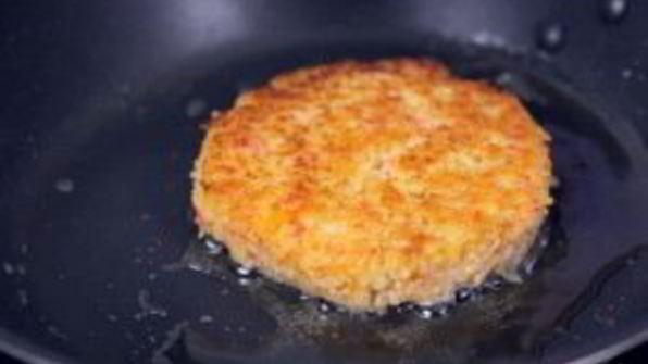 крабсбургер с крабовой котлетой