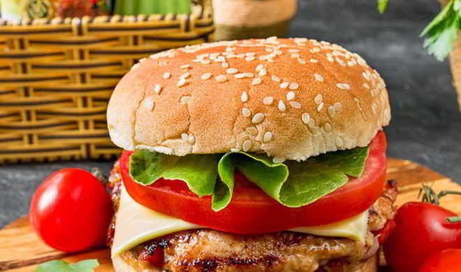 Куриные бургеры с овощами