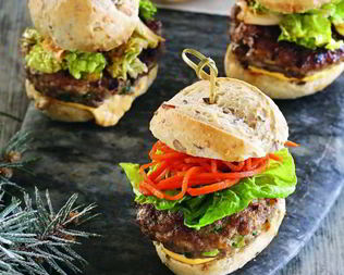 Мини-бургеры из свинины в азиатском стиле