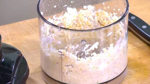 открытый сицилийский бургер с помидорами