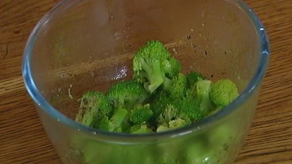 бутерброд с брокколи и сыром