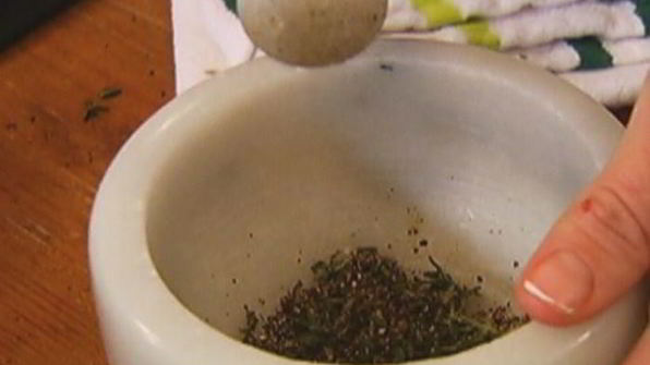 бутерброд с сардинками и помидорами