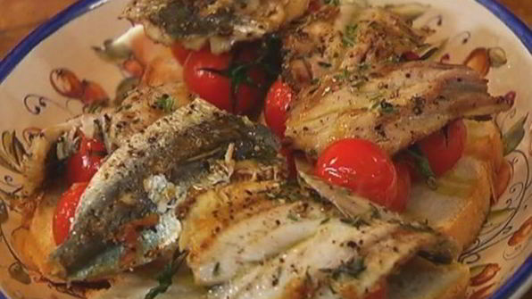 бутерброд с сардинками и помидорами